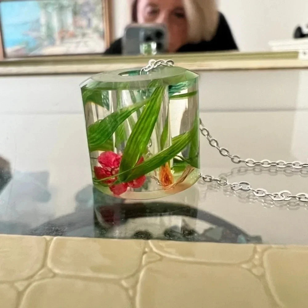 Handcrafted Red Rose Resin‎ Necklace With Silver Chain - Picture 4 of 7